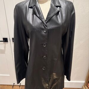 Peruzzi Women's Sleek Black Leather Jacket